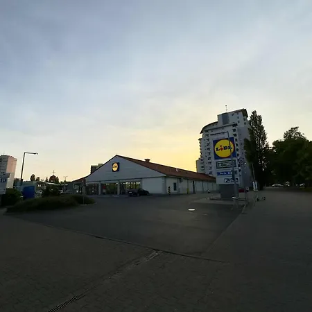 At Bandurskiego Nowoczesny Darmowy Parking Blisko Centrum