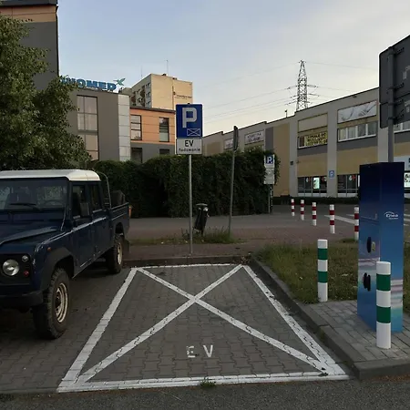 At Bandurskiego Nowoczesny Darmowy Parking Blisko Centrum