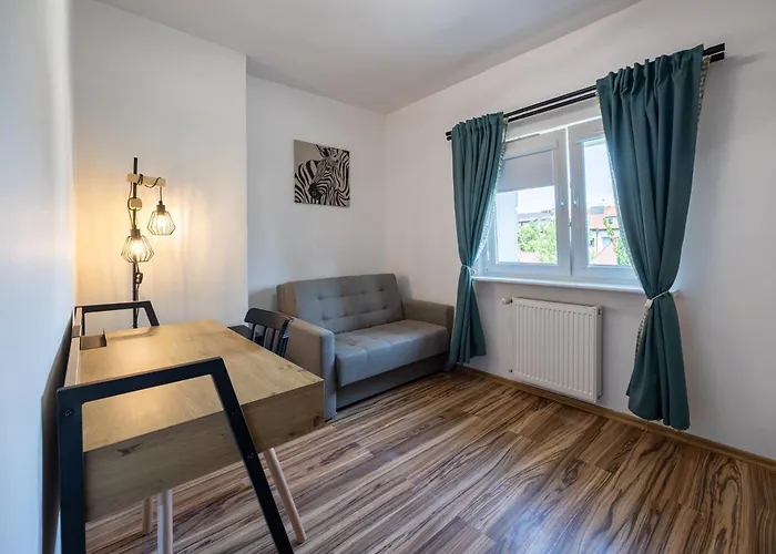 At Bandurskiego Nowoczesny Darmowy Parking Blisko Centrum 슈체친