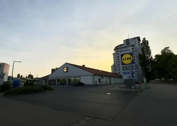 At Bandurskiego Nowoczesny Darmowy Parking Blisko Centrum