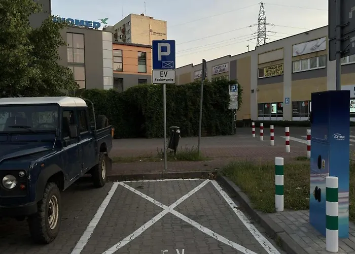 At Bandurskiego Nowoczesny Darmowy Parking Blisko Centrum